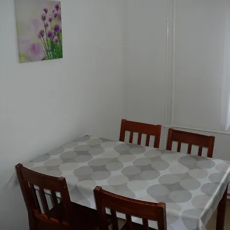 Apartman Modry Dum Vranov nad Dyjí Exterior photo